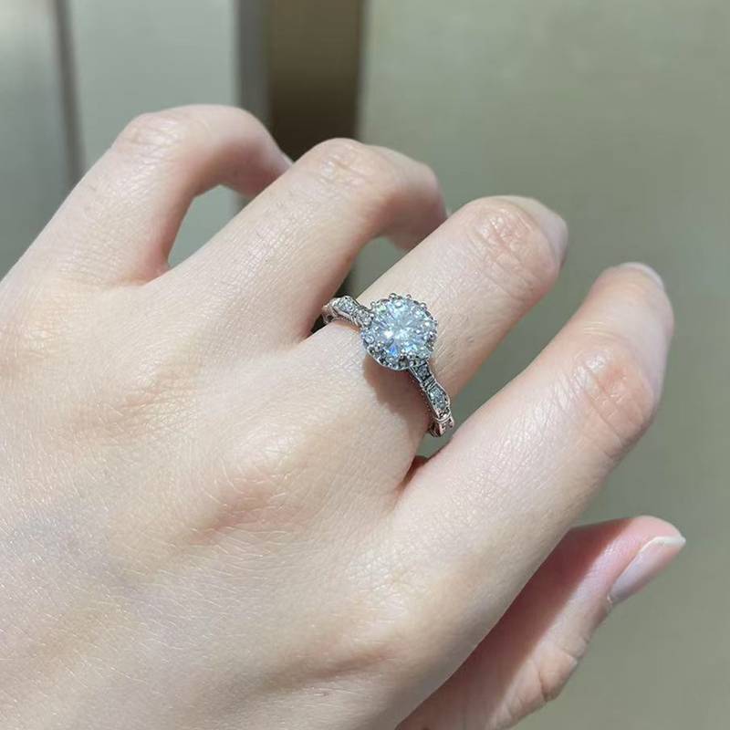 单头女戒S925银镀白金定制选款主石莫桑钻1.0ct/副石高碳钻